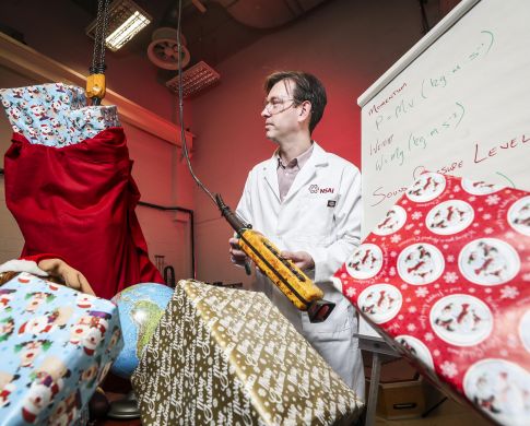 Scientists Crack the Code to Reveal How Santa Delivers Presents to The World’s Children